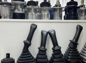Comprehensive introduction to excavator joysticks: structure, function and operating principle